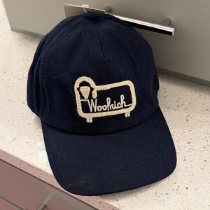 Woolrich navy blue cap